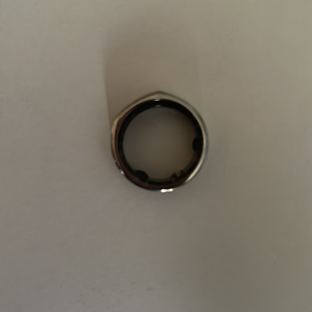 Oura Ring Heritage Generation 3 size 8, gently worn - Picture 2 of 2